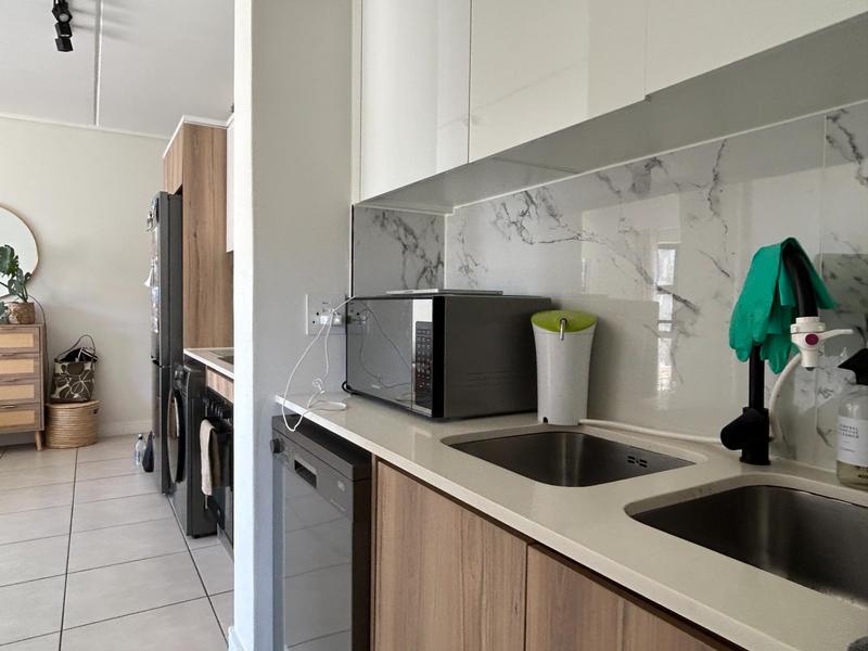 To Let 1 Bedroom Property for Rent in Sandown Western Cape